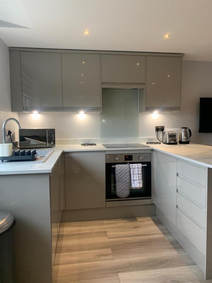 Cosy Beautiful One Bedroom Flat ドーキング エクステリア 写真
