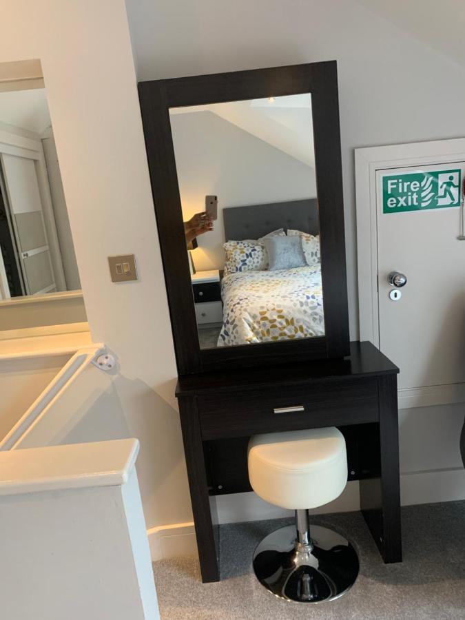 Cosy Beautiful One Bedroom Flat ドーキング エクステリア 写真