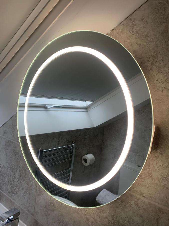 Cosy Beautiful One Bedroom Flat ドーキング エクステリア 写真