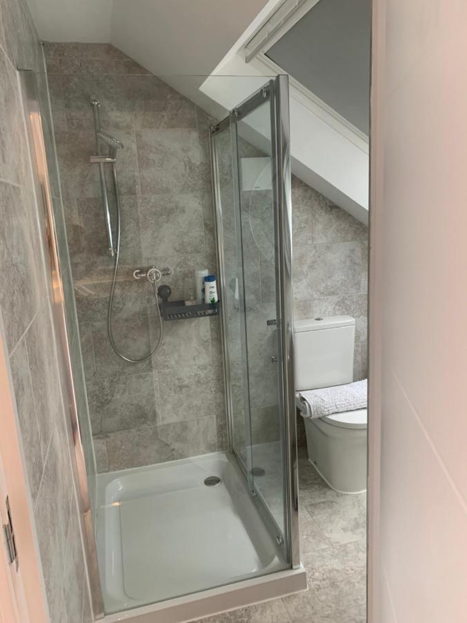 Cosy Beautiful One Bedroom Flat ドーキング エクステリア 写真